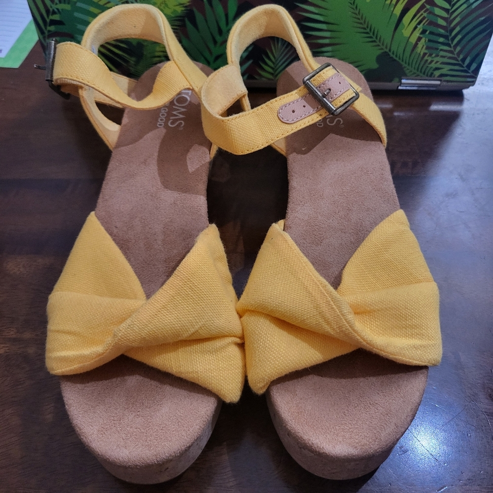 Toms Yellow Wedges